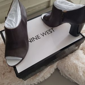 Nine West BRAYAH GREY BLOCK HEEL BOOTIE